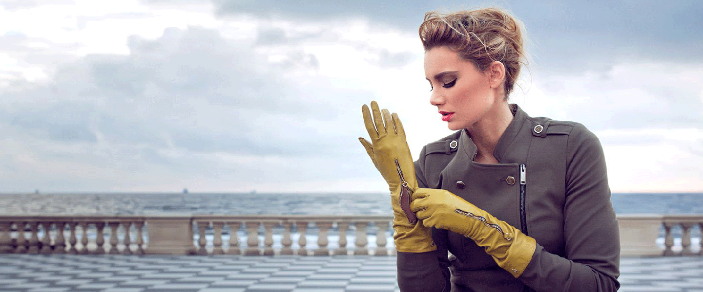 Leather gloves